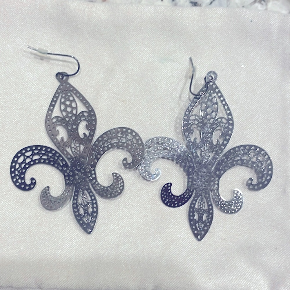 Silver Fleur de Lis Earrings
